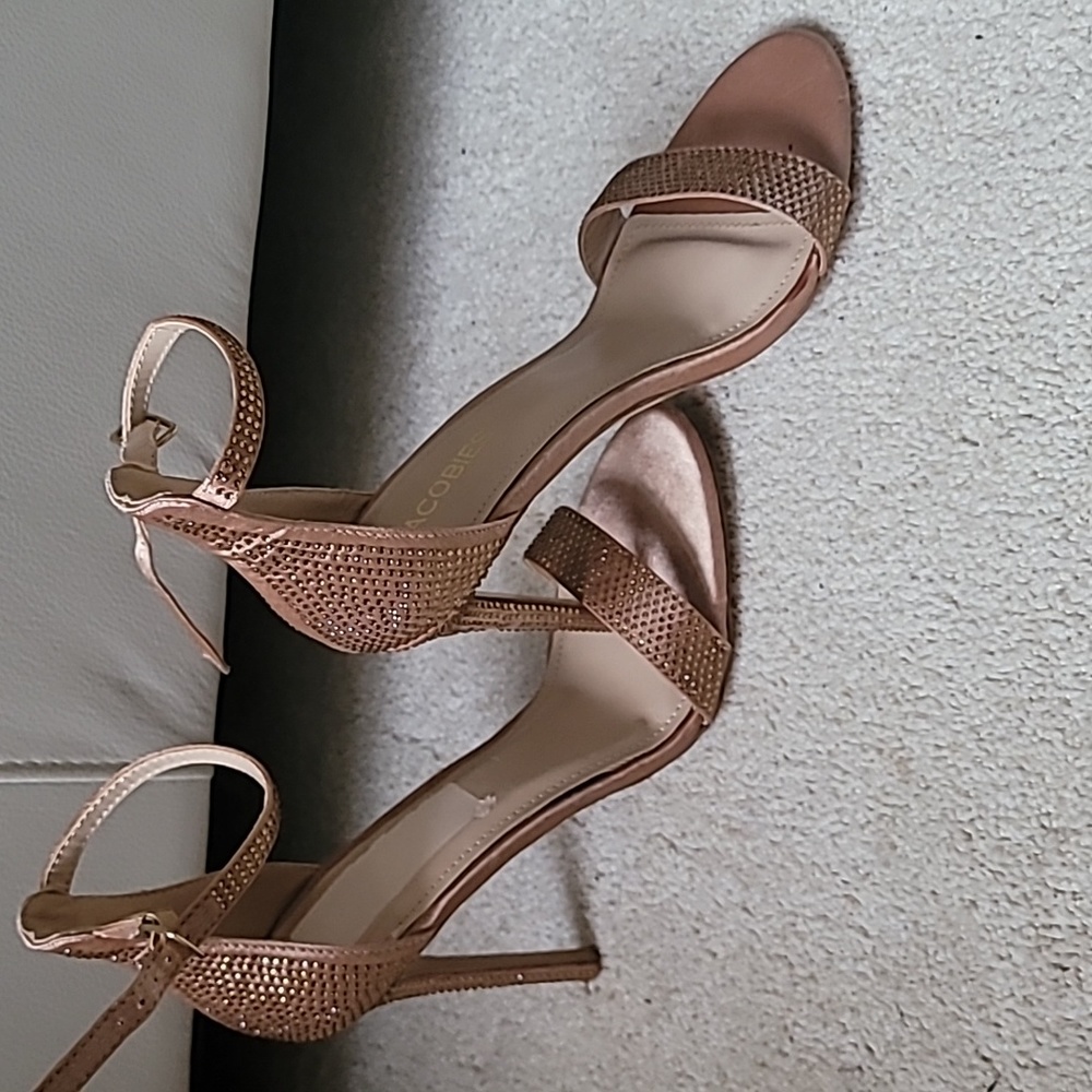 Shoes - Picture 2 of 4